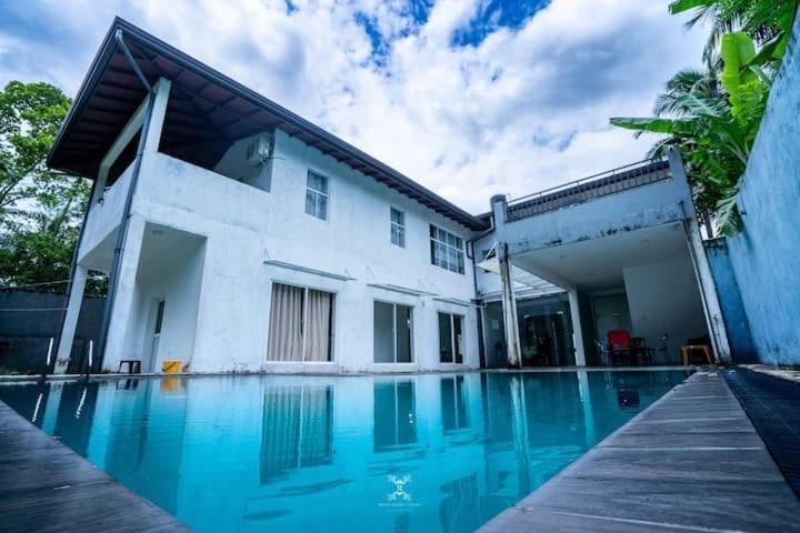 Villa 38 Padukka Exteriör bild
